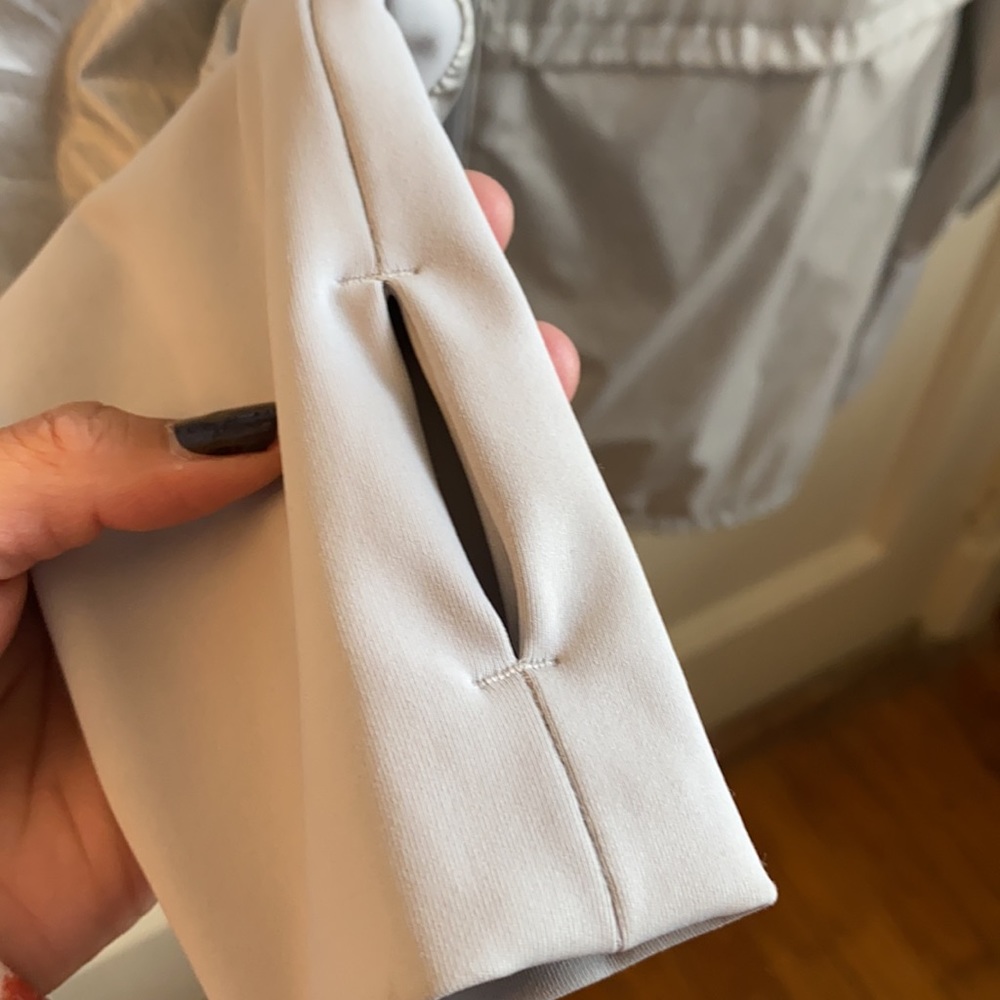 ASICS lightweight (single layer) jacket - Picture 4 of 7